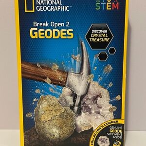 National Geographic Break Open 2 Geodes Stem Kit With Safety Goggles